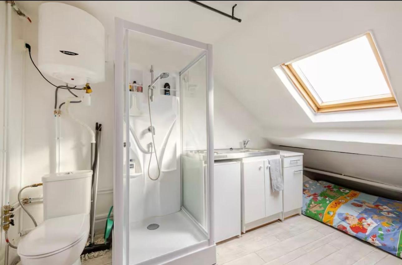 !!!! Only Airbnb !!!!! Please Read My Name And Look At Pictures - Under Roof - Cool Area Appartamento *