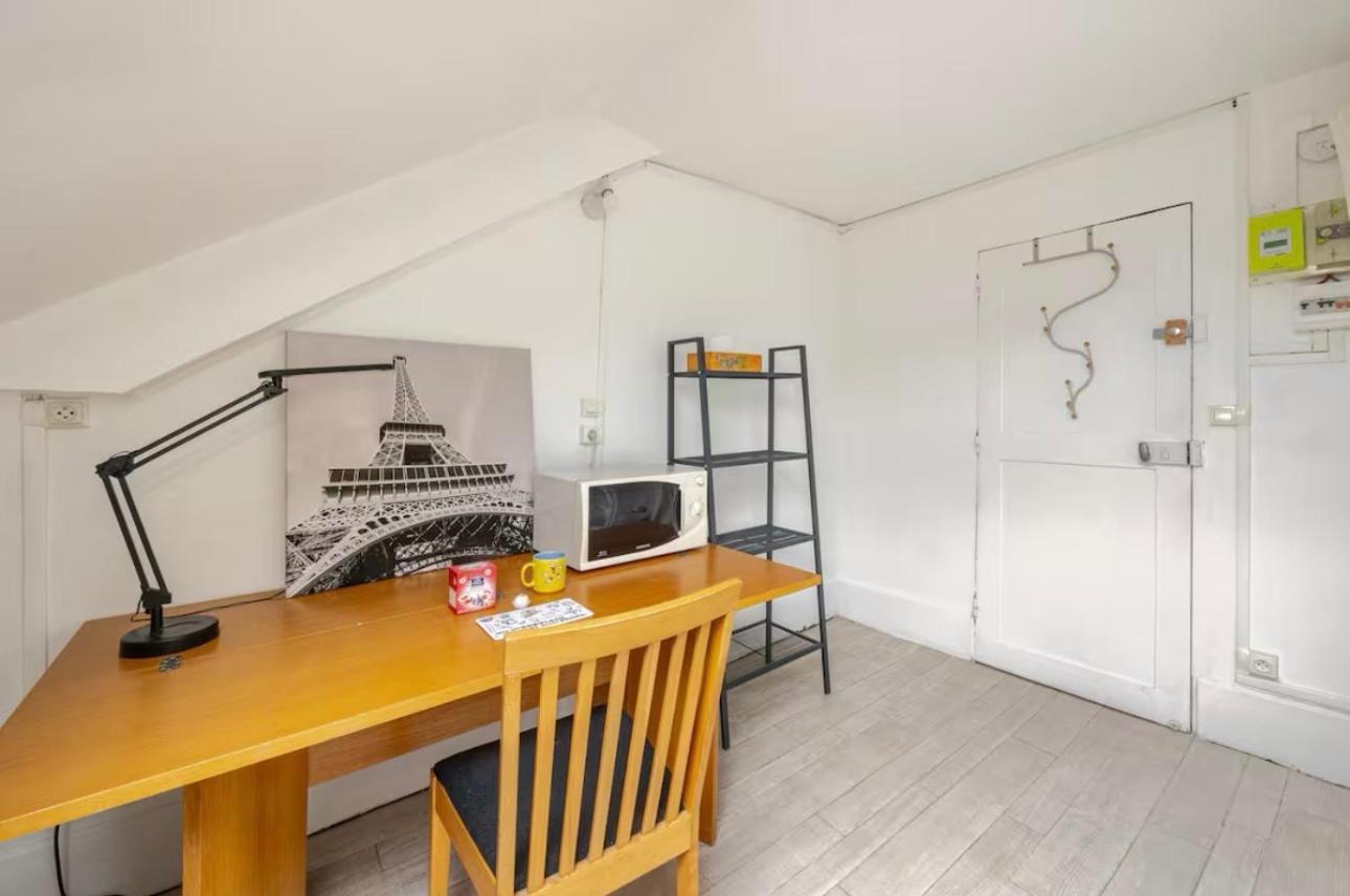 !!!! Only Airbnb !!!!! Please Read My Name And Look At Pictures - Under Roof - Cool Area Appartamento *